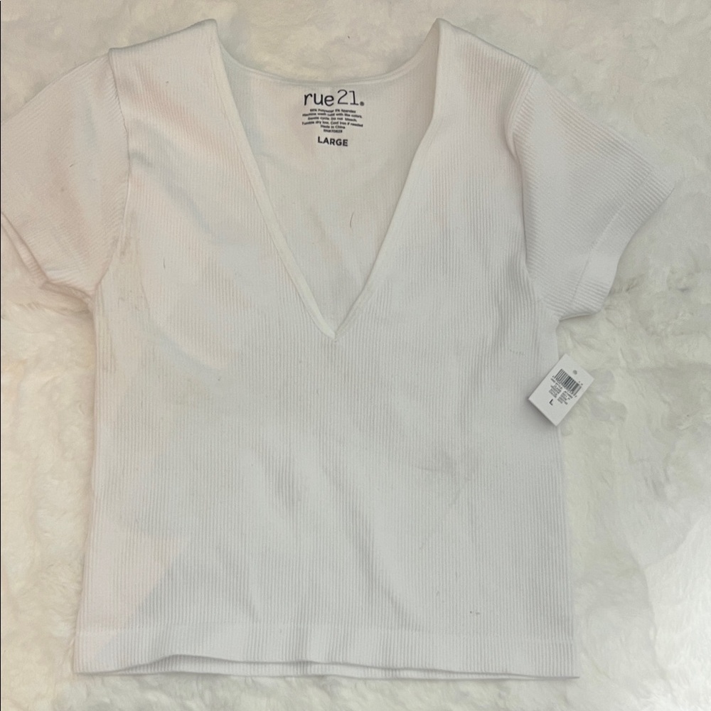 rue21 White Ribbed V-Neck Short Sleeve Top